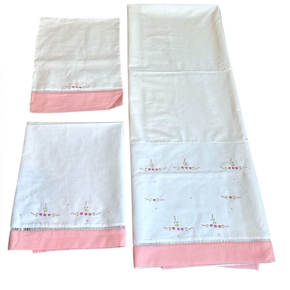 NWT‎ Embroidered Crib sheets + pillow cover 3 piece set white/pink